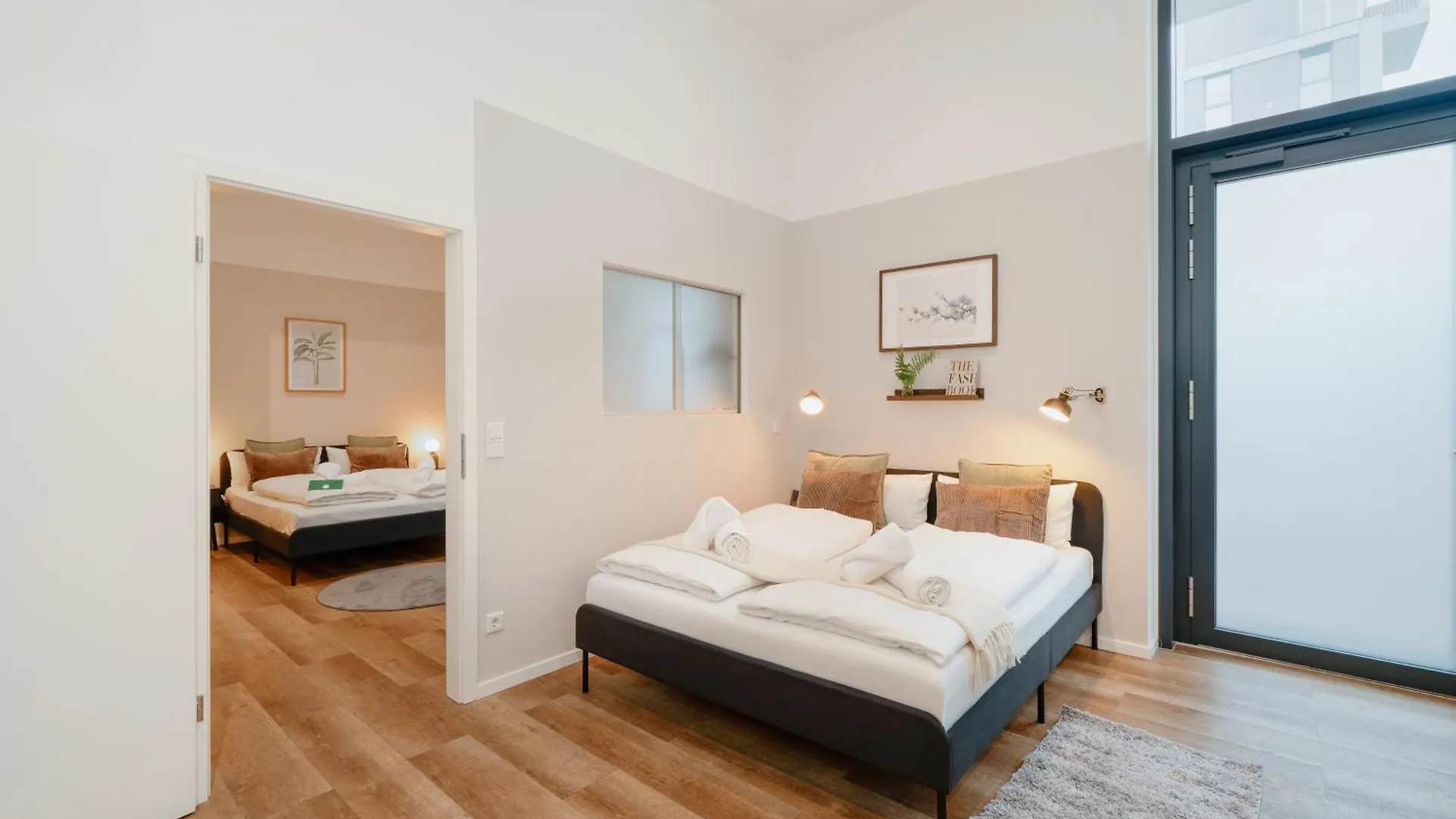 Homely Berlin - New Build , Near River , Main Station , Family & Business 0*,  독일