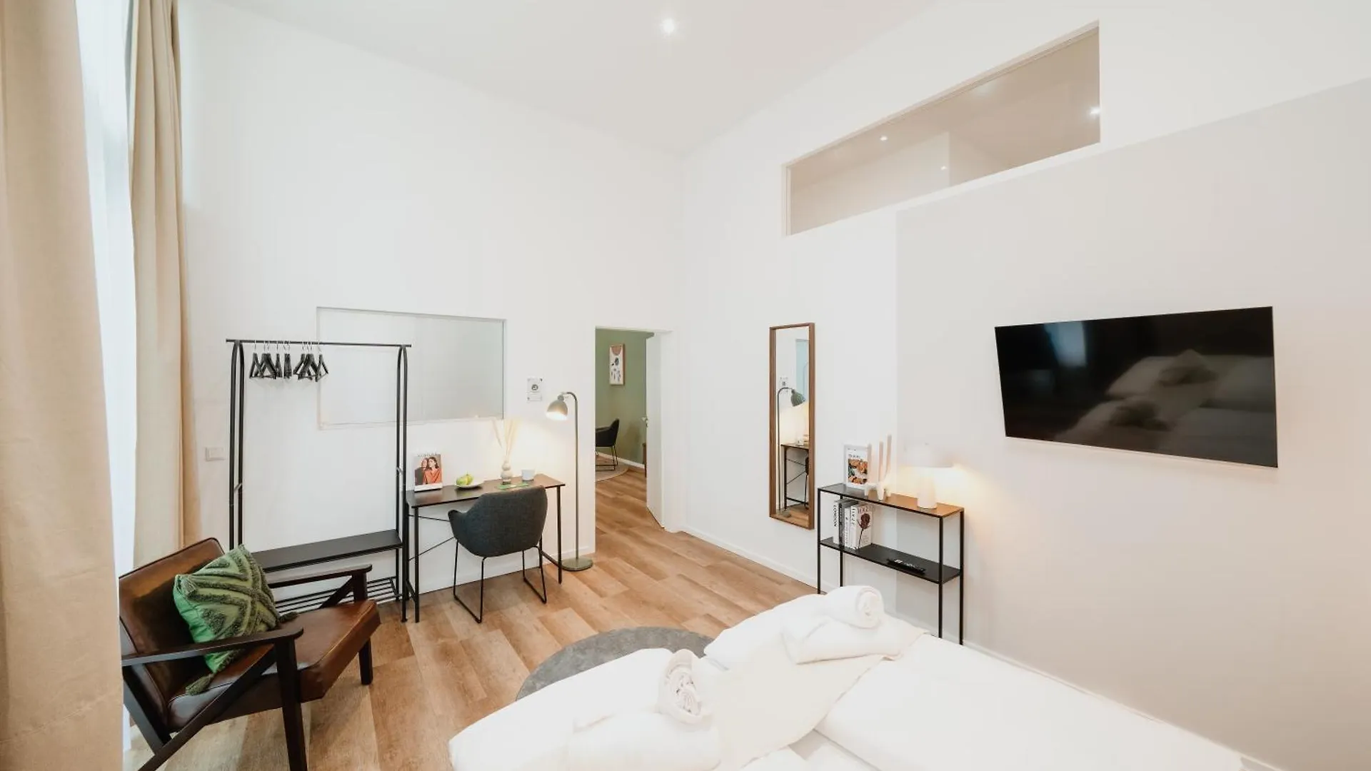 Homely Berlin - New Build , Near River , Main Station , Family & Business