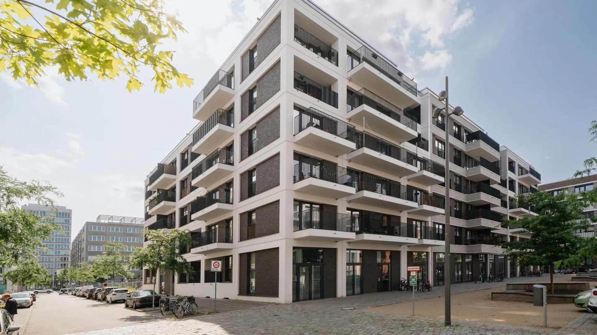 Homely Berlin - New Build , Near River , Main Station , Family & Business